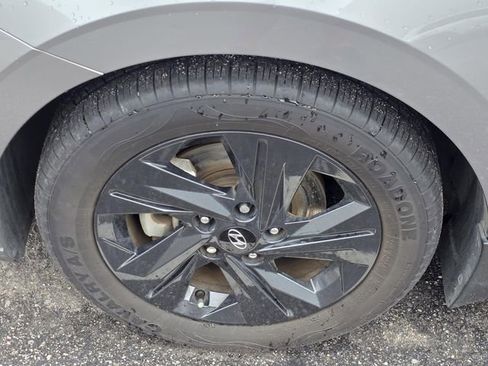 Used 2022 Hyundai Elantra SEL FWD image 29