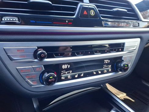 Used 2021 BMW 740i xDrive 740i xDrive w/ M Sport Package image 17