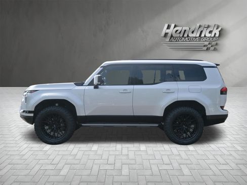 Used 2024 Lexus GX 550 w/ Cold Area Package AWD/4WD image 6