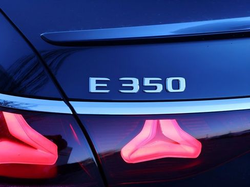 New 2026 Mercedes-Benz E 350 4MATIC Sedan image 8
