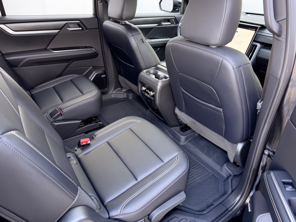 Certified 2026 GMC Acadia Elevation w/ Elevation Premium Package FWD image 29