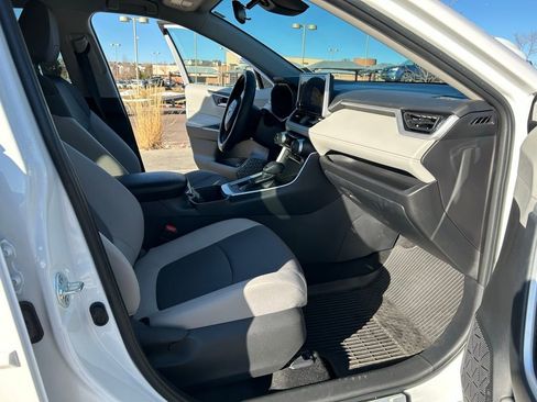 Used 2024 Toyota RAV4 XLE image 19