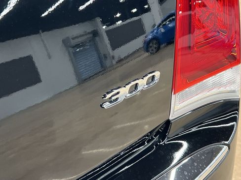 Used 2023 Chrysler 300 Touring image 23
