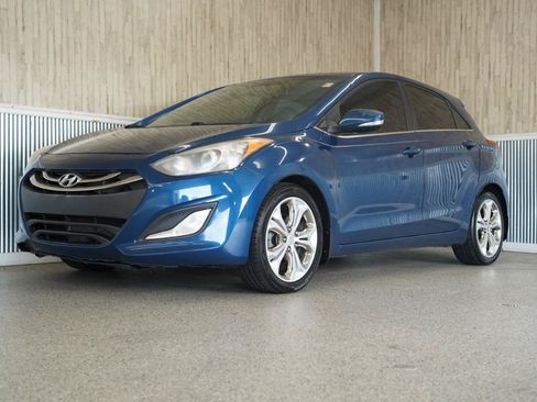 Used 2014 Hyundai Elantra GT w/ Option Group 02 FWD image 4