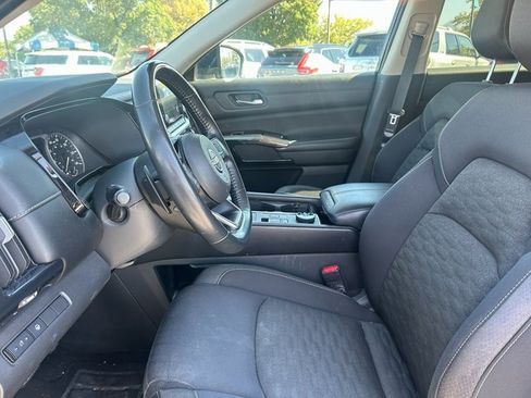 Used 2022 Nissan Pathfinder SV image 25