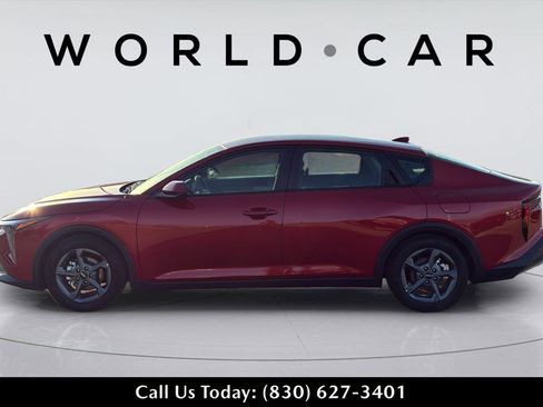 Certified 2025 Kia K4 image 9