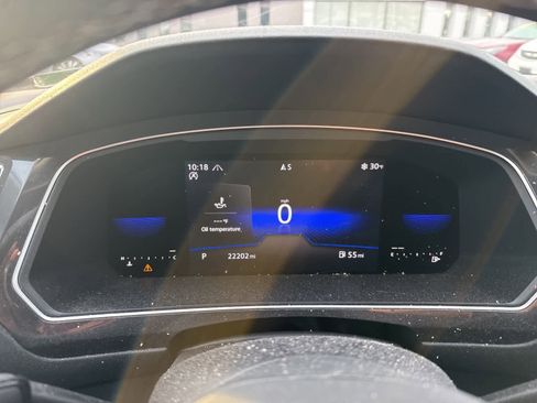 Used 2022 Volkswagen Tiguan SE image 14