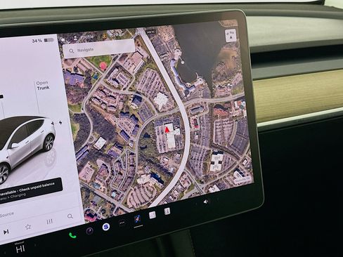 Used 2023 Tesla Model Y Long Range image 19