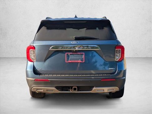 Used 2020 Ford Explorer XLT w/ Equipment Group 202A AWD/4WD image 6
