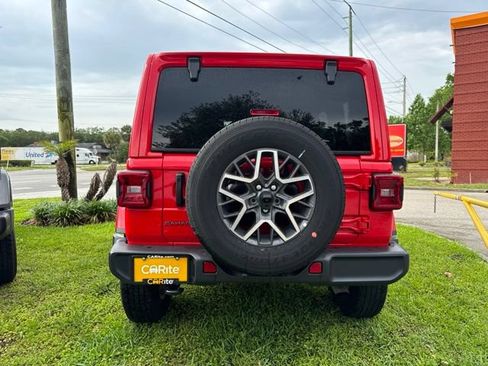Used 2025 Jeep Wrangler Unlimited Sahara AWD/4WD image 6
