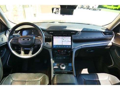 Used 2022 Jeep Grand Cherokee L Limited w/ Luxury Tech Group II image 13