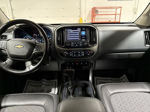 Used 2017 Chevrolet Colorado Z71 image 10