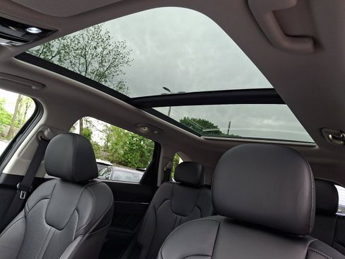 Certified 2023 Kia Sorento SX AWD/4WD image 13