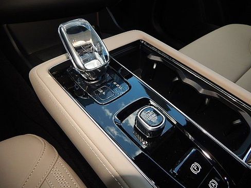 Used 2025 Volvo XC90 T8 Plus w/ Protection Package Premier image 18