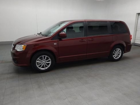 Used 2019 Dodge Grand Caravan SE FWD image 2