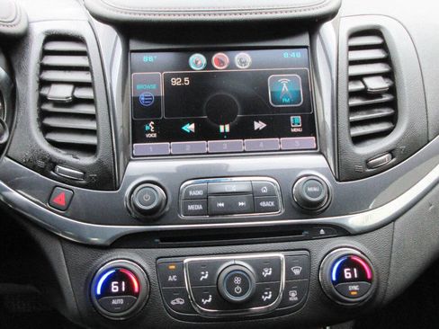 Used 2015 Chevrolet Impala LT FWD image 31