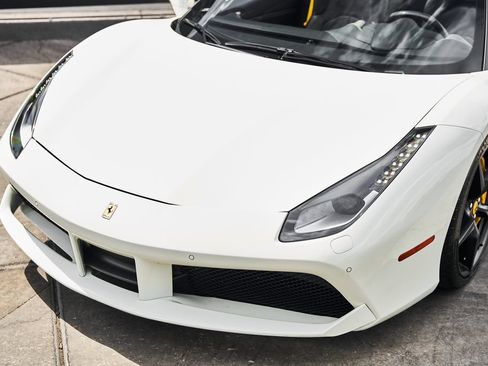 Used 2019 Ferrari 488 Spider RWD image 6