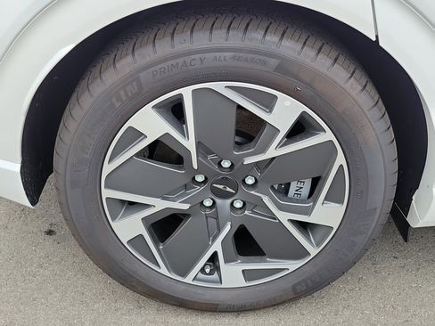 New 2026 Genesis GV60 AWD image 25