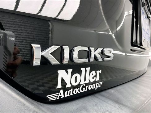 Used 2020 Nissan Kicks SR FWD image 8