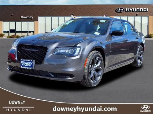 Used 2022 Chrysler 300 Touring w/ Sport Appearance Package image 1