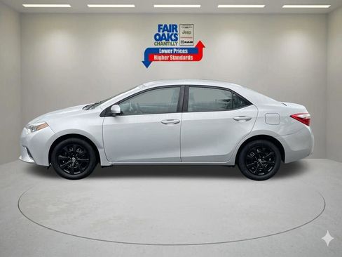 Used 2015 Toyota Corolla LE FWD image 9