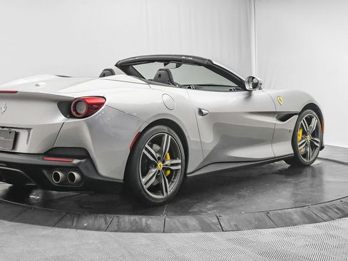 Used 2019 Ferrari Portofino image 9