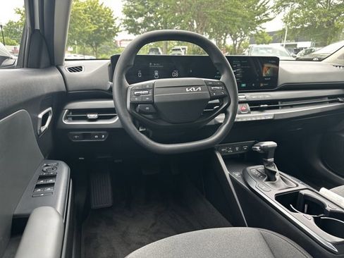 Certified 2025 Kia K4 FWD image 27