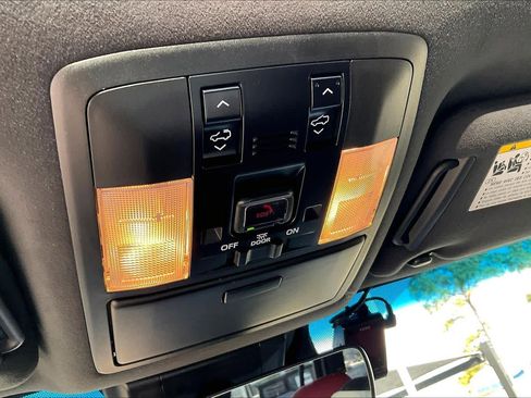 Used 2023 Lexus GX 460 Premium image 32