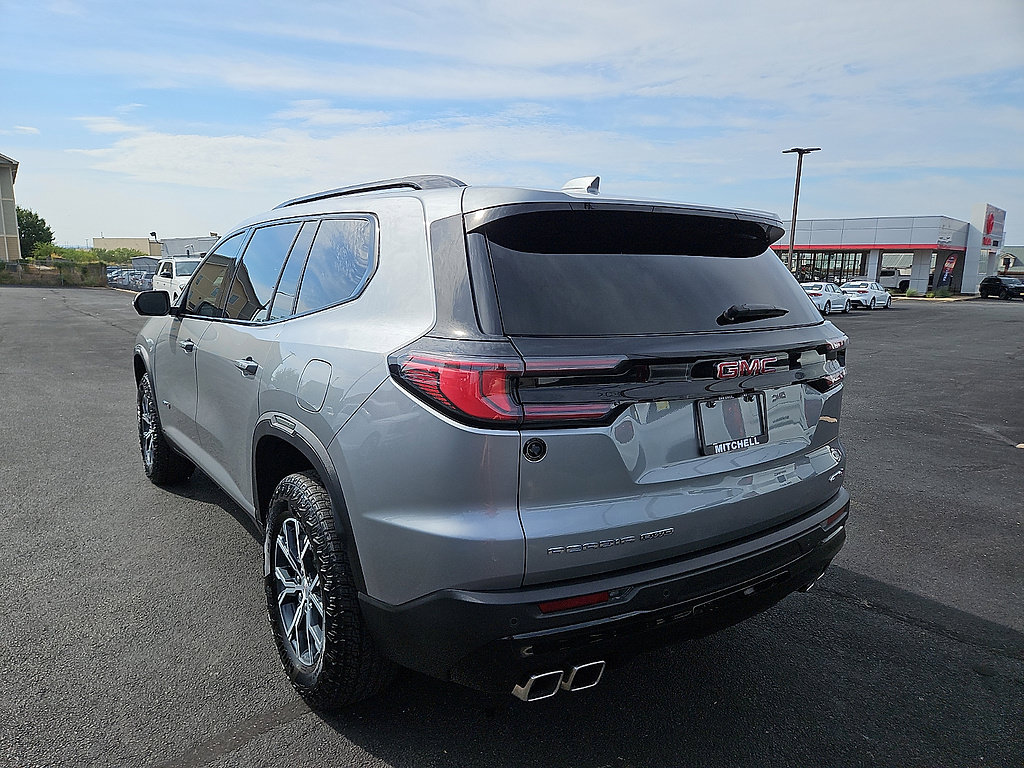 Used 2025 GMC Acadia AT4 w/ Luxury Package AWD/4WD image 3