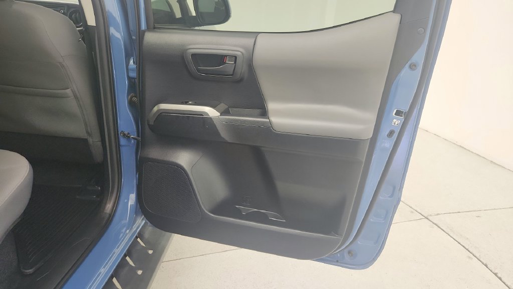 Used 2019 Toyota Tacoma SR5 AWD/4WD image 31