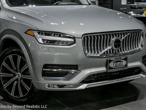 Used 2024 Volvo XC90 B6 Plus image 2