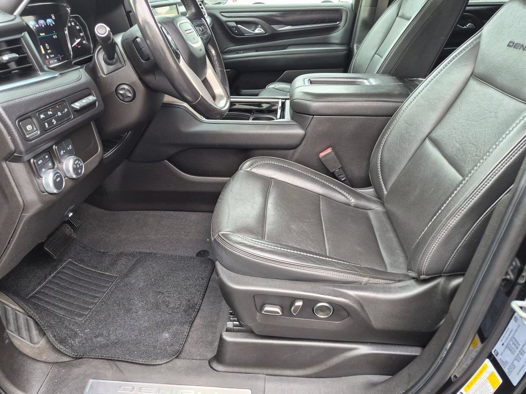 Used 2021 GMC Yukon XL Denali w/ Advanced Technology Package AWD/4WD image 15