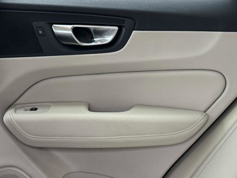 Used 2021 Volvo XC60 T5 Inscription w/ Protection Package Premier image 17