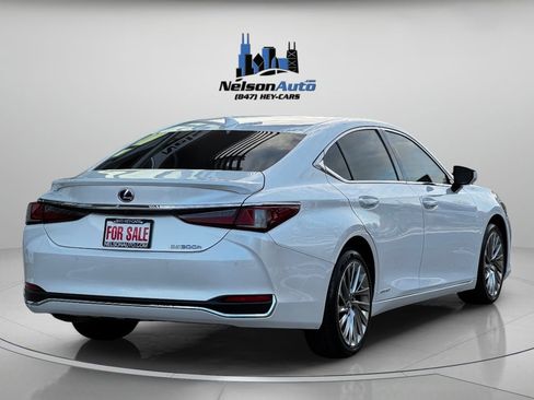 Used 2021 Lexus ES 300h w/ Accessory Package 2 image 4