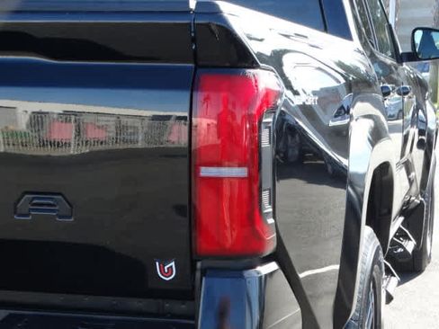 Used 2025 Toyota Tacoma TRD Sport image 12