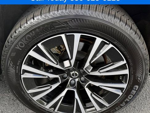Used 2023 Volvo XC90 T8 Core AWD/4WD image 10