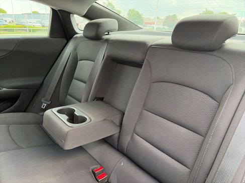 Used 2016 Chevrolet Malibu LT FWD image 36