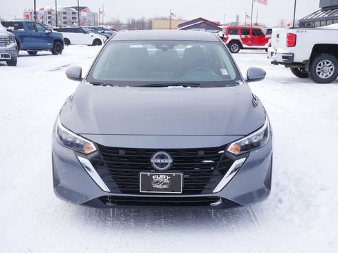 Used 2024 Nissan Sentra SV image 3
