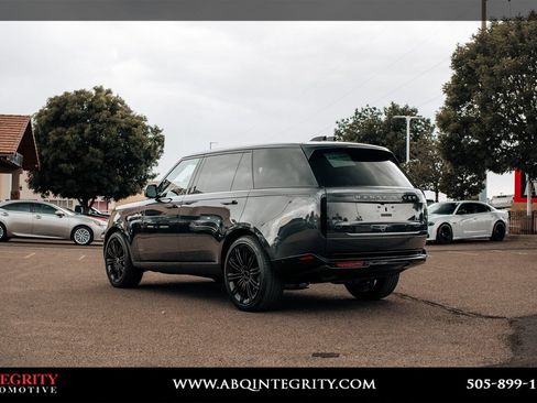 Used 2025 Land Rover Range Rover Long Wheelbase SE AWD/4WD image 5