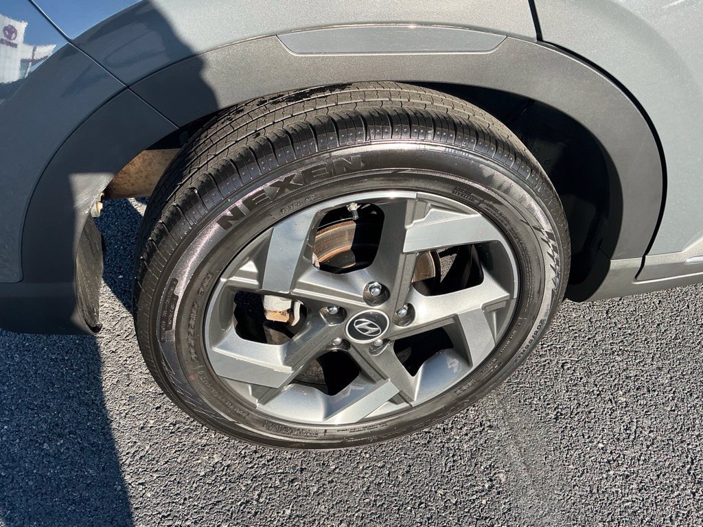 Certified 2023 Hyundai Venue Limited FWD image 5