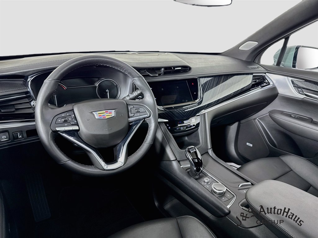 Used 2025 Cadillac XT6 Premium Luxury AWD/4WD image 30