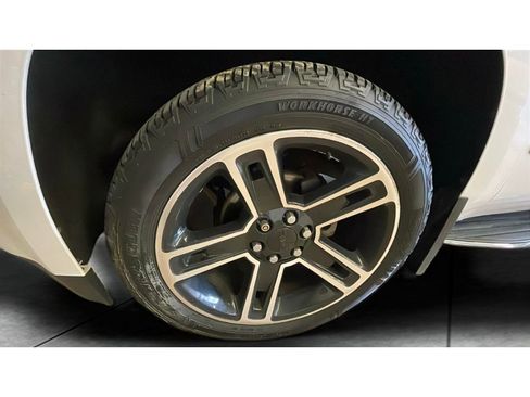 Used 2016 GMC Yukon XL Denali image 20