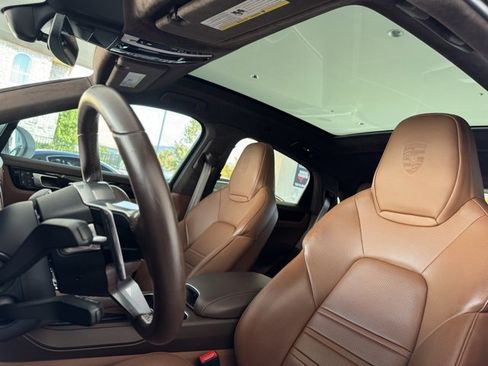 Used 2023 Porsche Cayenne GTS image 20