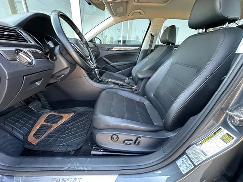 Used 2018 Volkswagen Passat 2.0T SE FWD image 10
