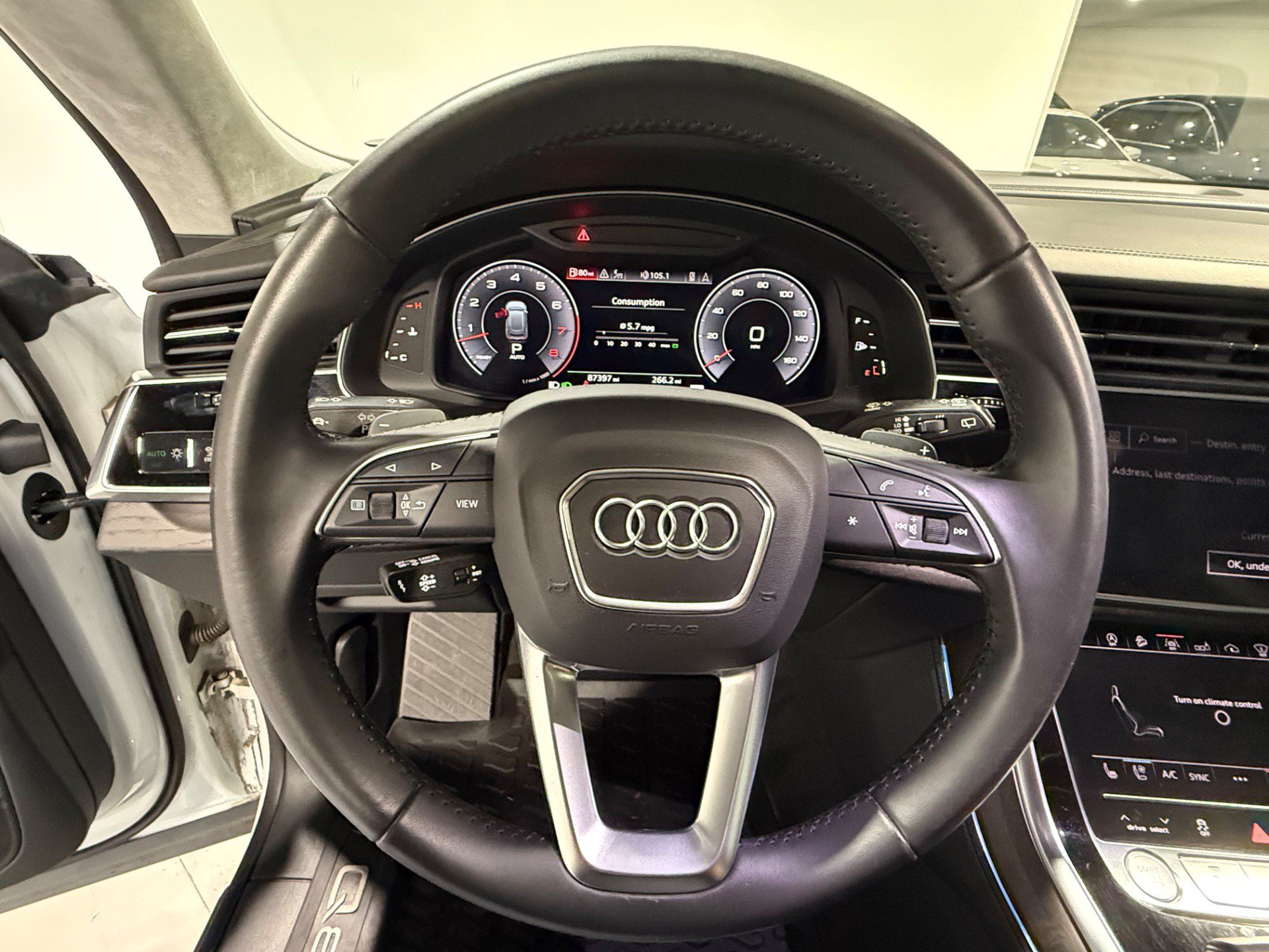 Used 2019 Audi Q8 Prestige w/ Luxury Package AWD/4WD image 31
