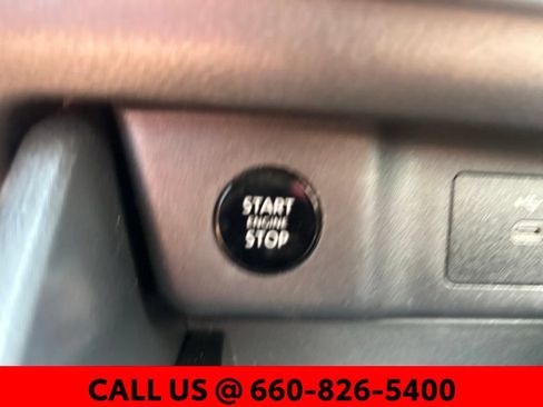 Used 2025 Nissan Rogue SV FWD image 14