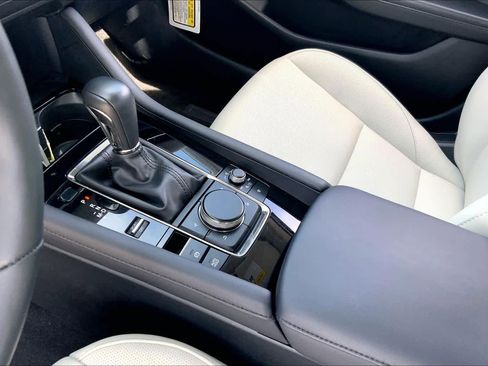 Used 2024 MAZDA MAZDA3 2.5 Turbo Sedan w/Premium Plus image 16