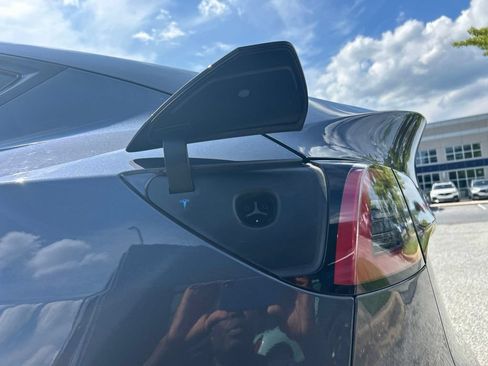 Used 2023 Tesla Model Y Long Range AWD/4WD image 45
