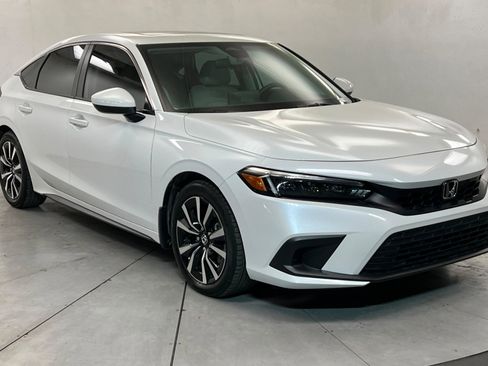 Used 2024 Honda Civic EX-L image 7