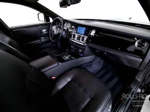 Used 2011 Rolls-Royce Ghost RWD image 33